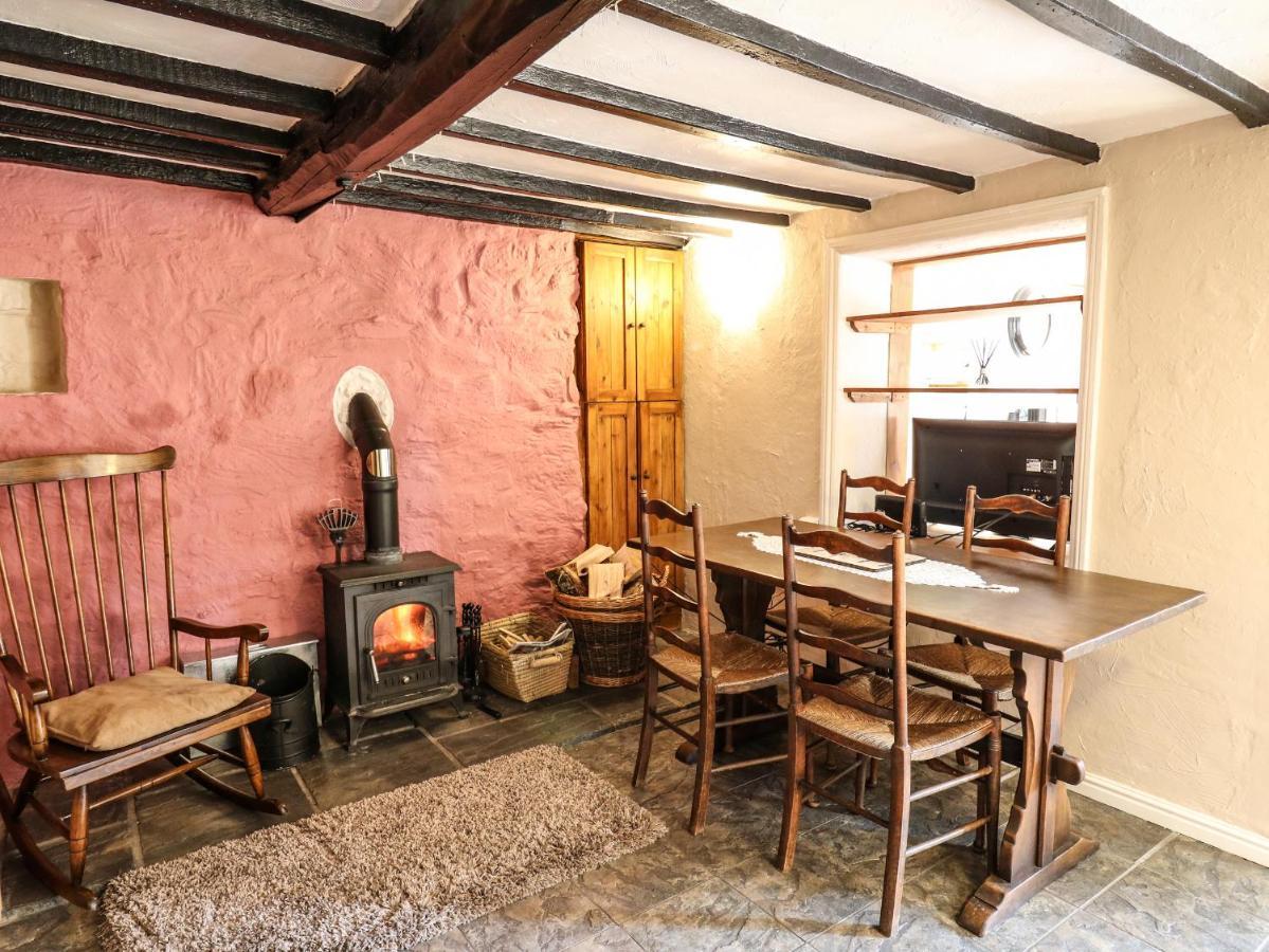 Brook Cottage Лланидлос Экстерьер фото