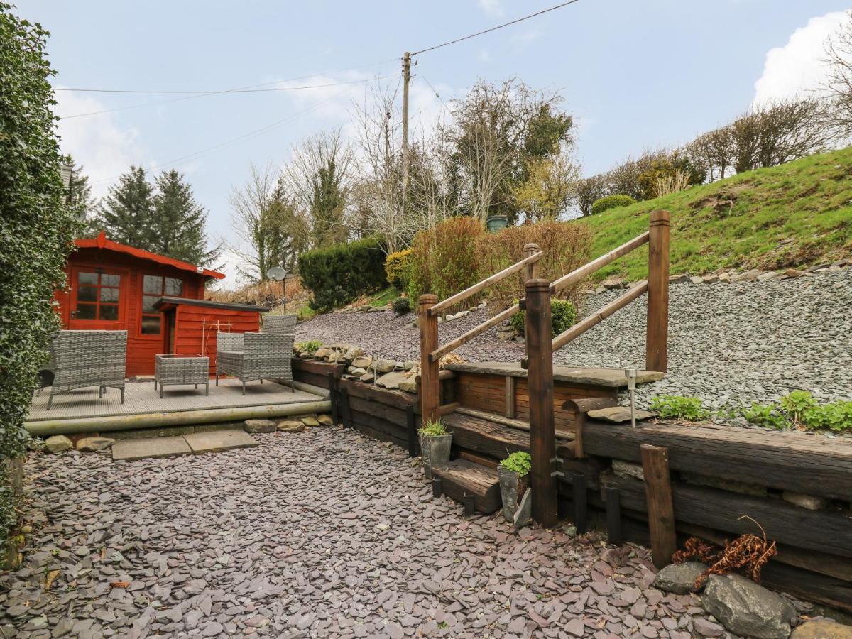 Brook Cottage Лланидлос Экстерьер фото